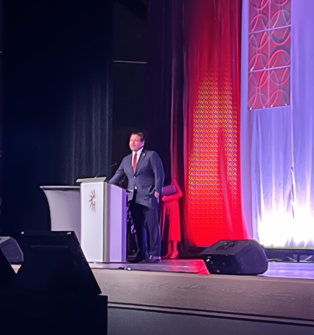 gov-desantis-speaking